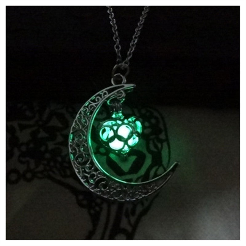 Glowing Pendant Necklace – Silver Plated Chain Jewelry for Women & Girls