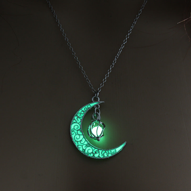 Glowing Pendant Necklace – Silver Plated Chain Jewelry for Women & Girls