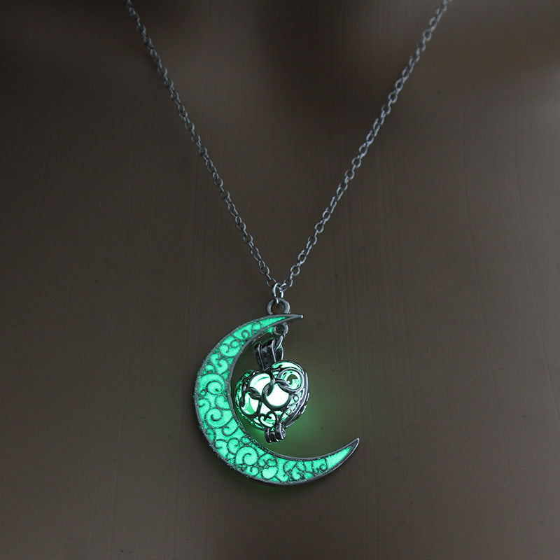 Glowing Pendant Necklace – Silver Plated Chain Jewelry for Women & Girls